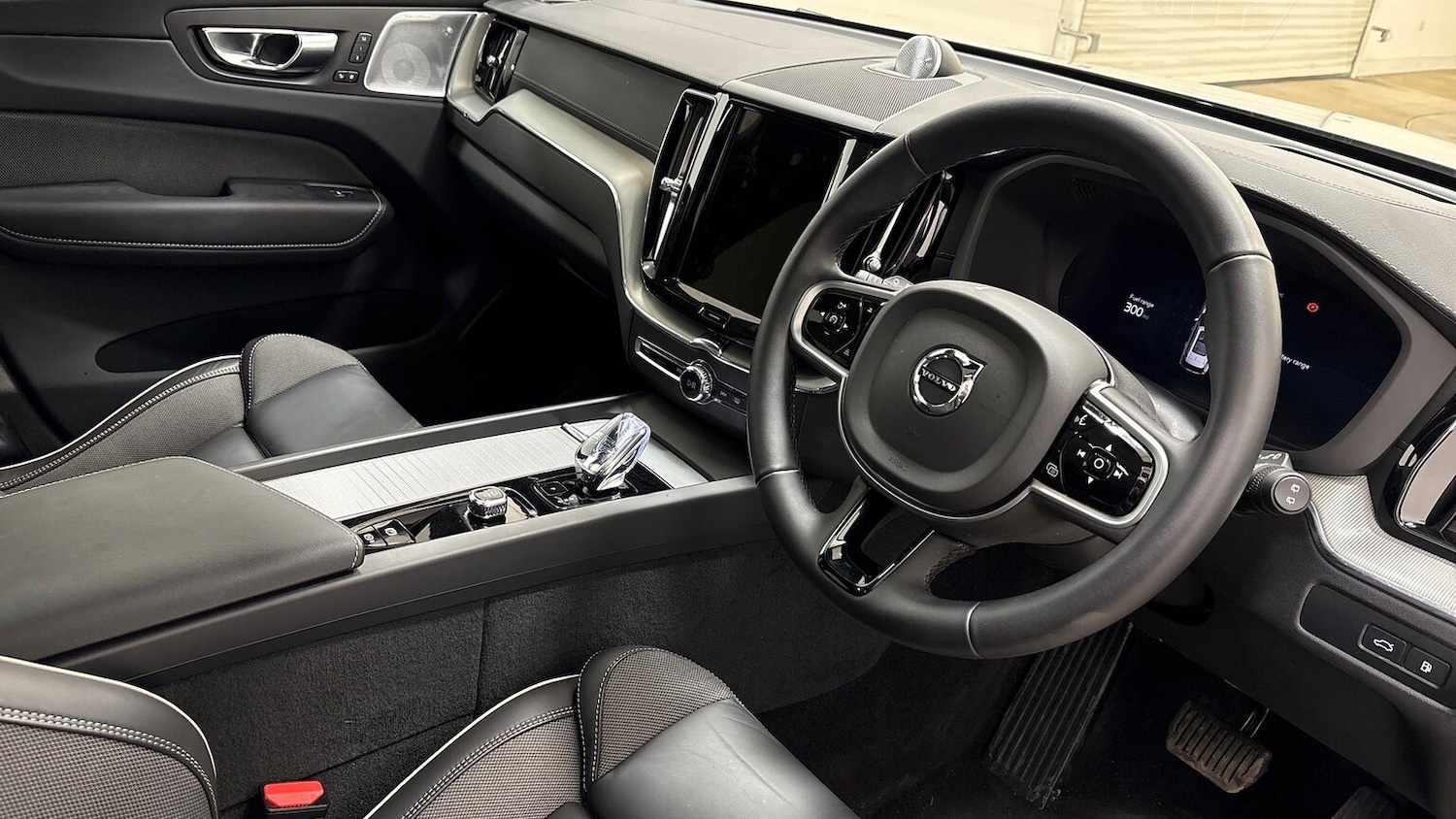 Used Volvo XC60 2025 for sale - 76464667: Photo 10