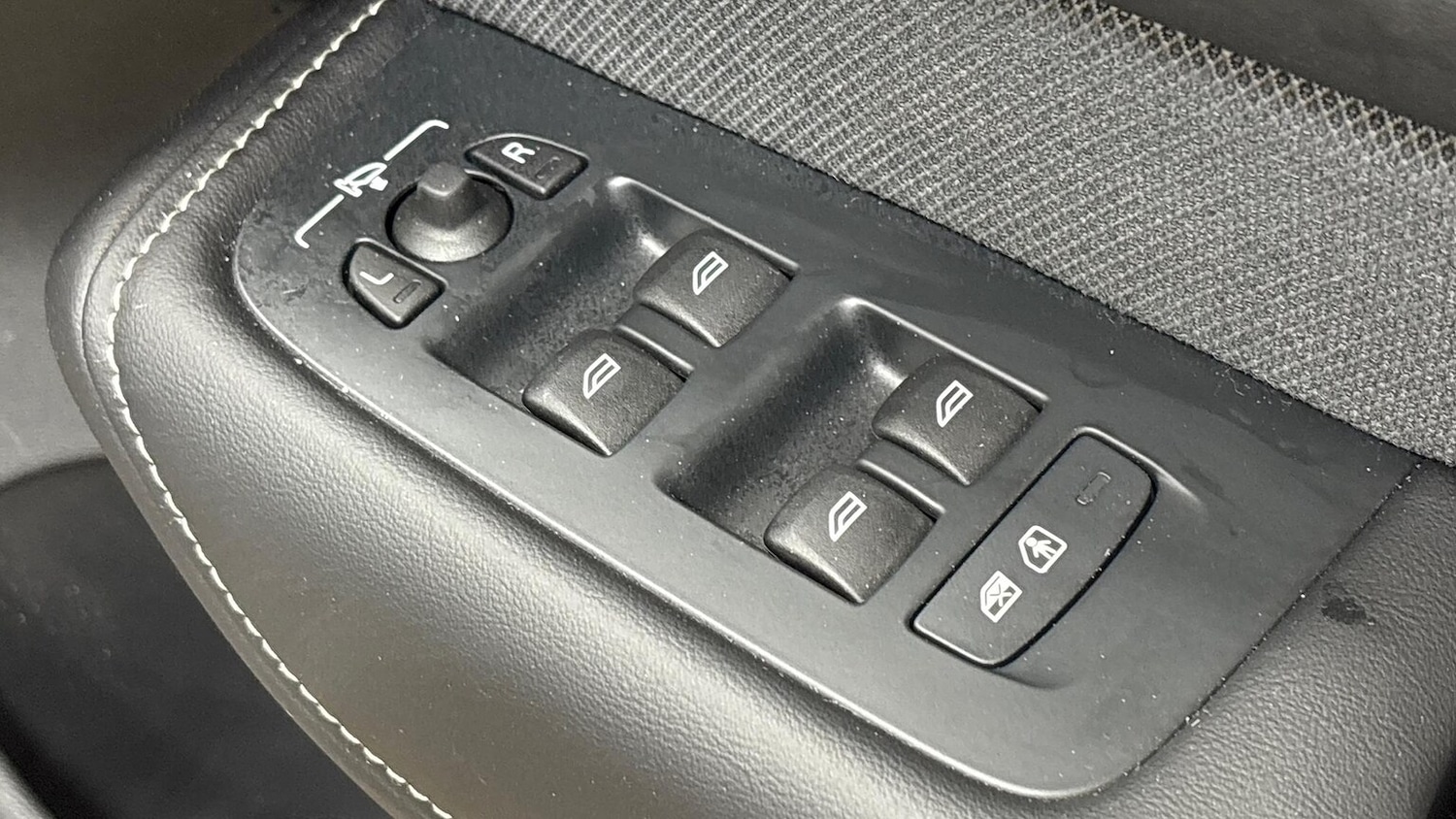 Used Volvo XC60 2025 for sale - 76464667: Photo 25