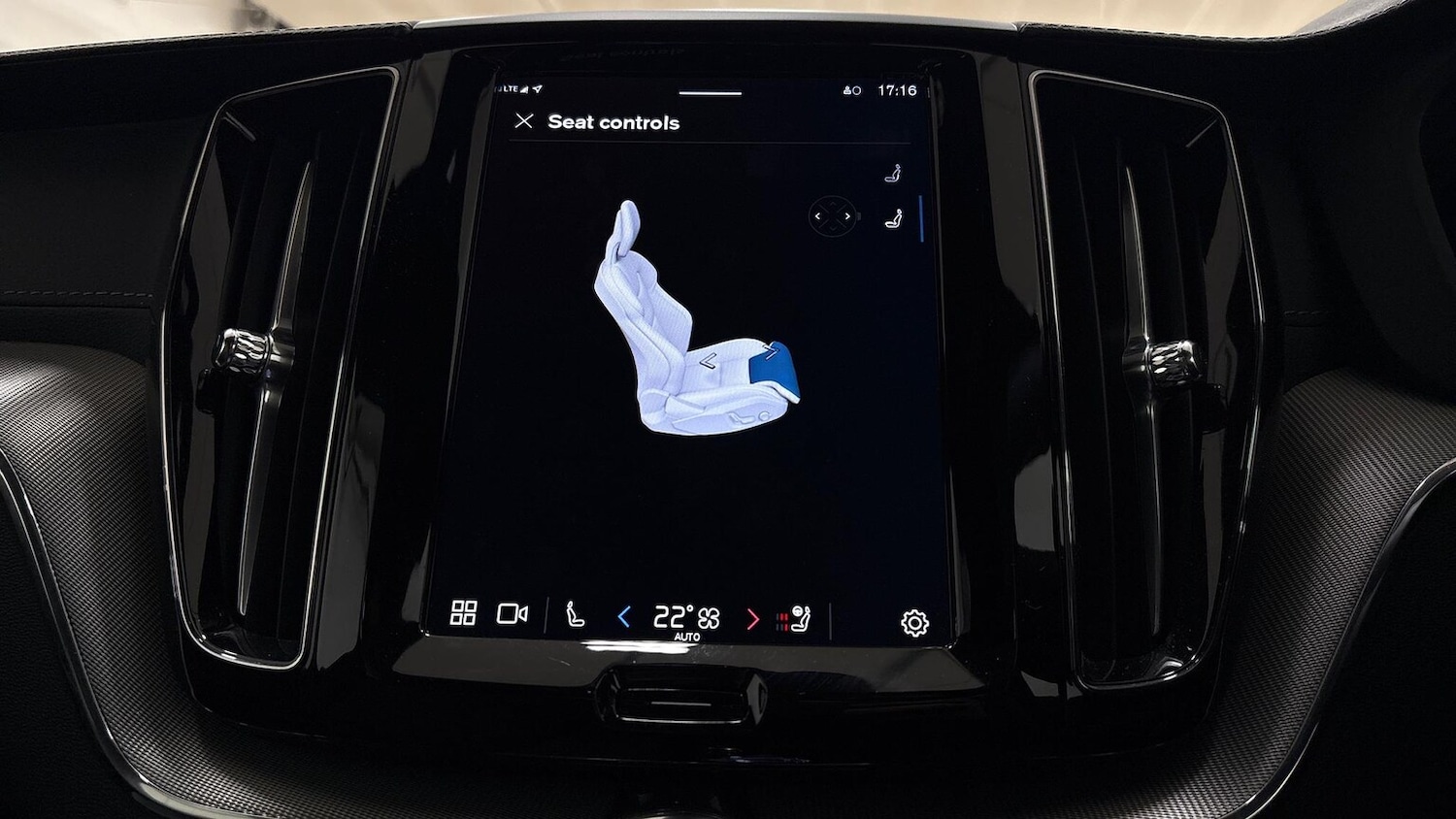 Used Volvo XC60 2025 for sale - 76464667: Photo 40