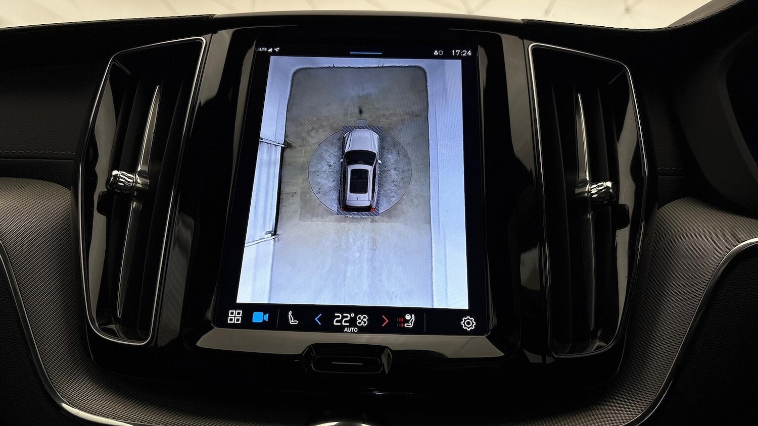 Used Volvo XC60 2025 for sale - 76464667: Photo 41