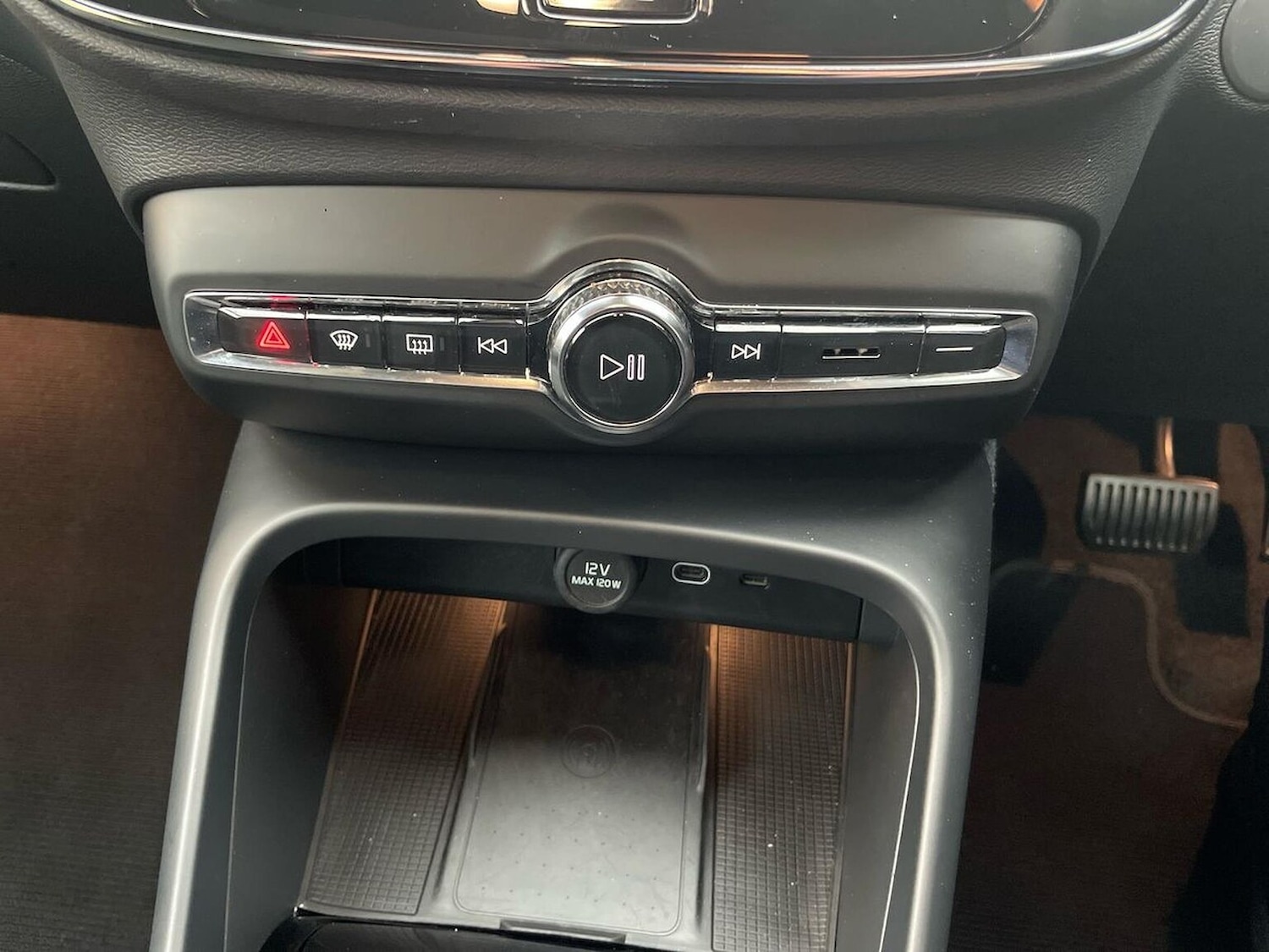 Used Volvo XC40 2023 for sale - 76504992: Photo 12