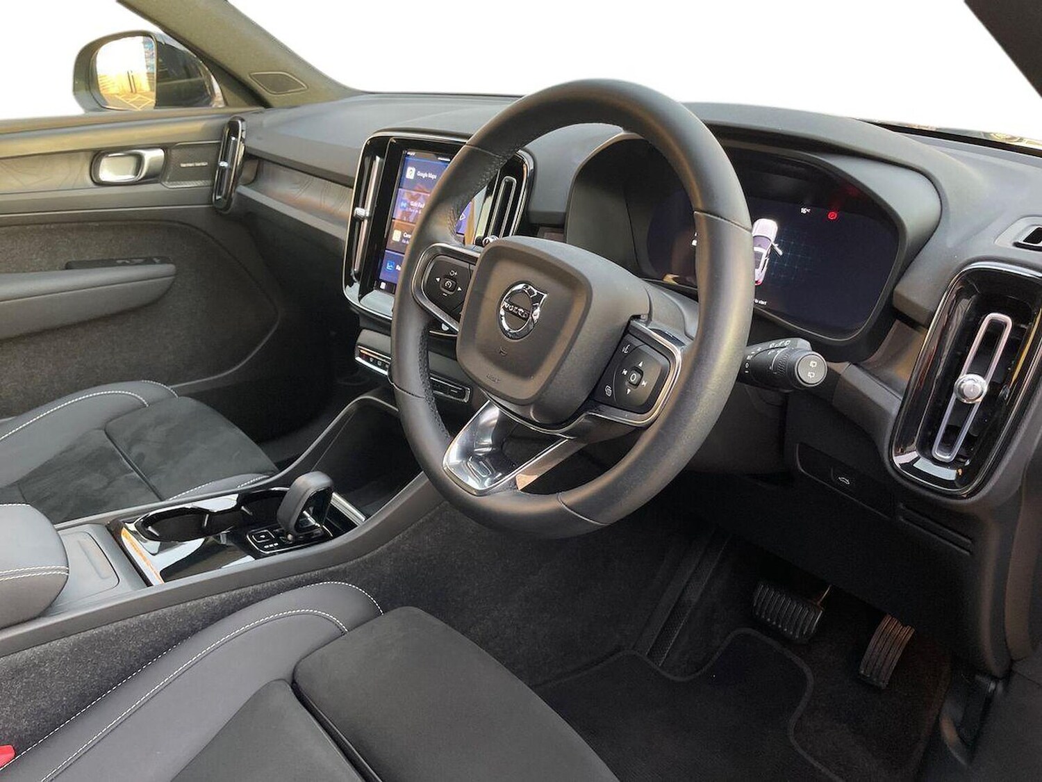 Used Volvo XC40 2023 for sale - 76504992: Photo 15