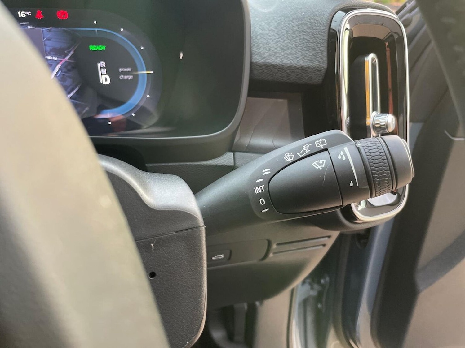 Used Volvo XC40 2023 for sale - 76504992: Photo 27