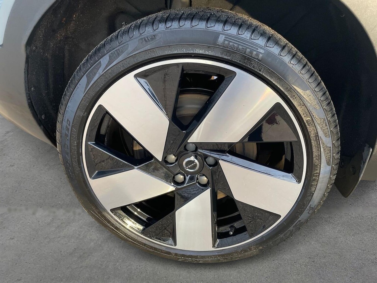 Used Volvo XC40 2023 for sale - 76504992: Photo 6