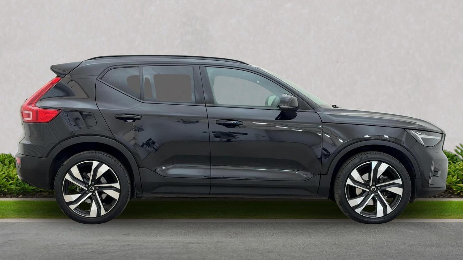Used Volvo XC40 2022 for sale - 76951215: Photo 2