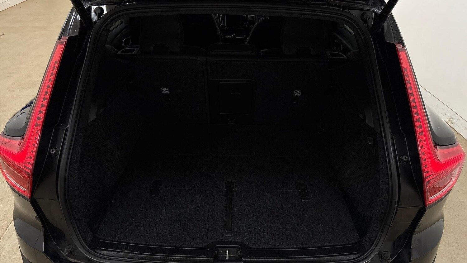 Used Volvo XC40 2022 for sale - 76951215: Photo 29