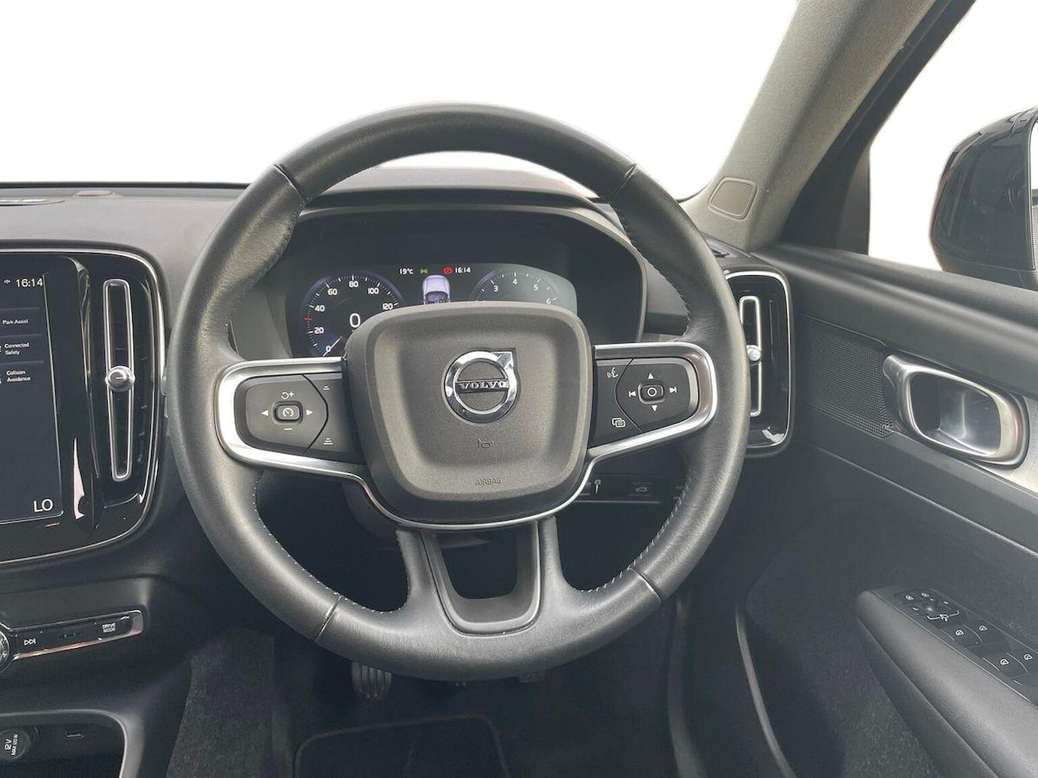 Used Volvo XC40 2020 for sale - 76127286: Photo 9