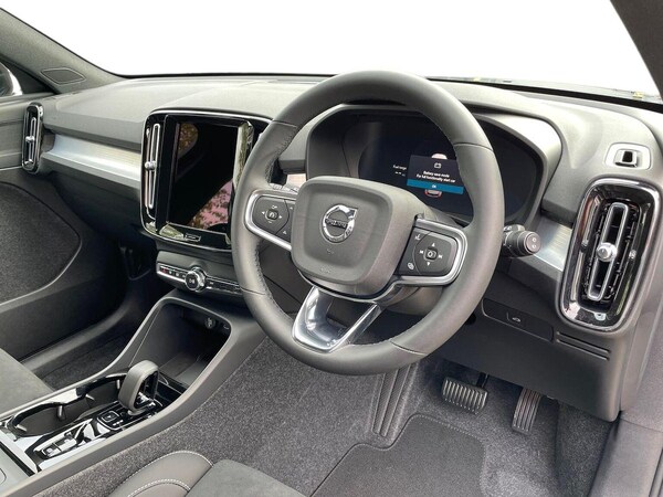 Used Volvo XC40 2025 for sale - 76249741: Photo 15