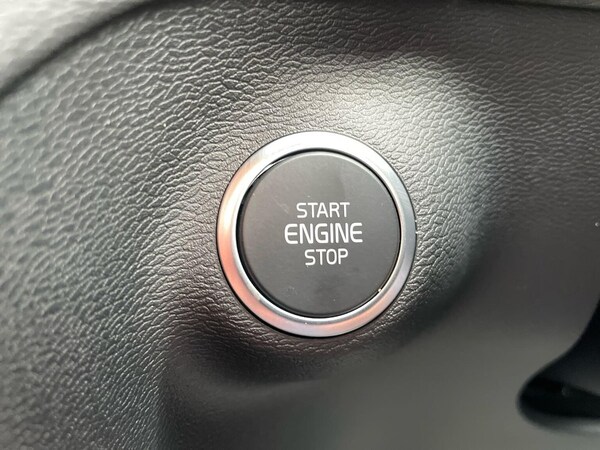 Used Volvo XC40 2025 for sale - 76249741: Photo 27