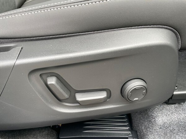 Used Volvo XC40 2025 for sale - 76249741: Photo 28