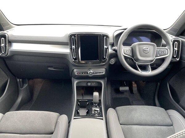 Used Volvo XC40 2025 for sale - 76249741: Photo 8