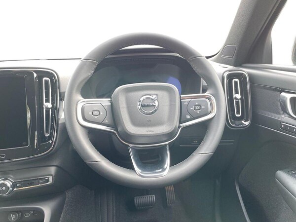 Used Volvo XC40 2025 for sale - 76249741: Photo 9