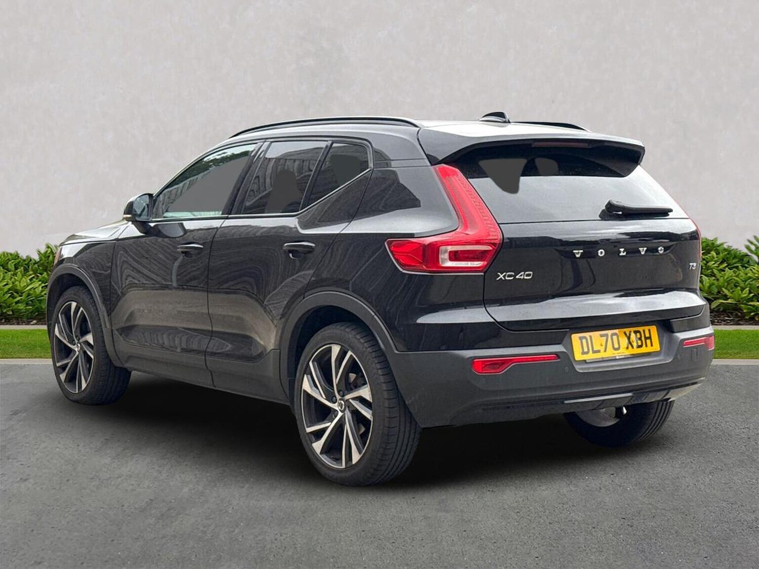 Used Volvo XC40 2020 for sale - 76037169: Photo 2