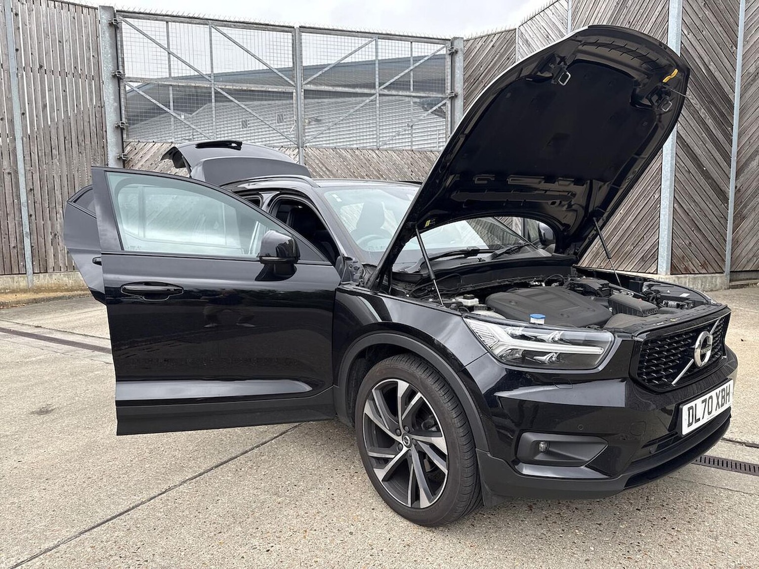 Used Volvo XC40 2020 for sale - 76037169: Photo 39