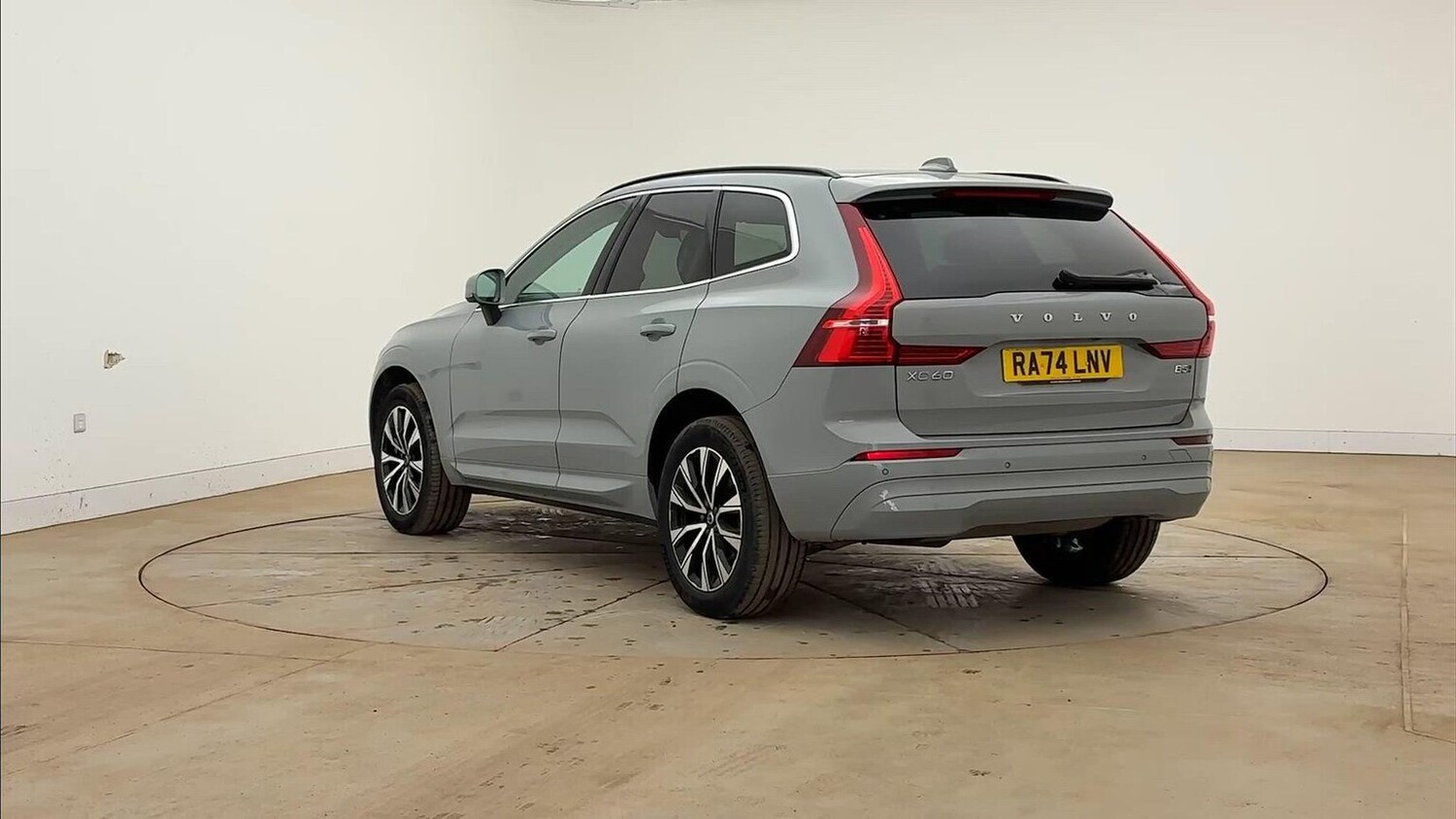 Used Volvo XC60 2025 for sale - 78192632: Photo 9