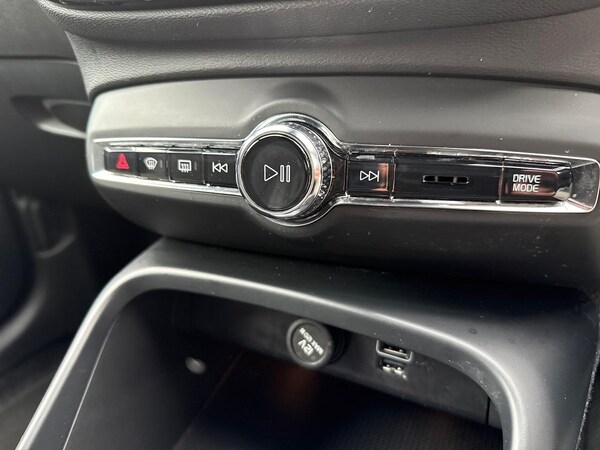 Used Volvo XC40 2022 for sale - 76305415: Photo 12