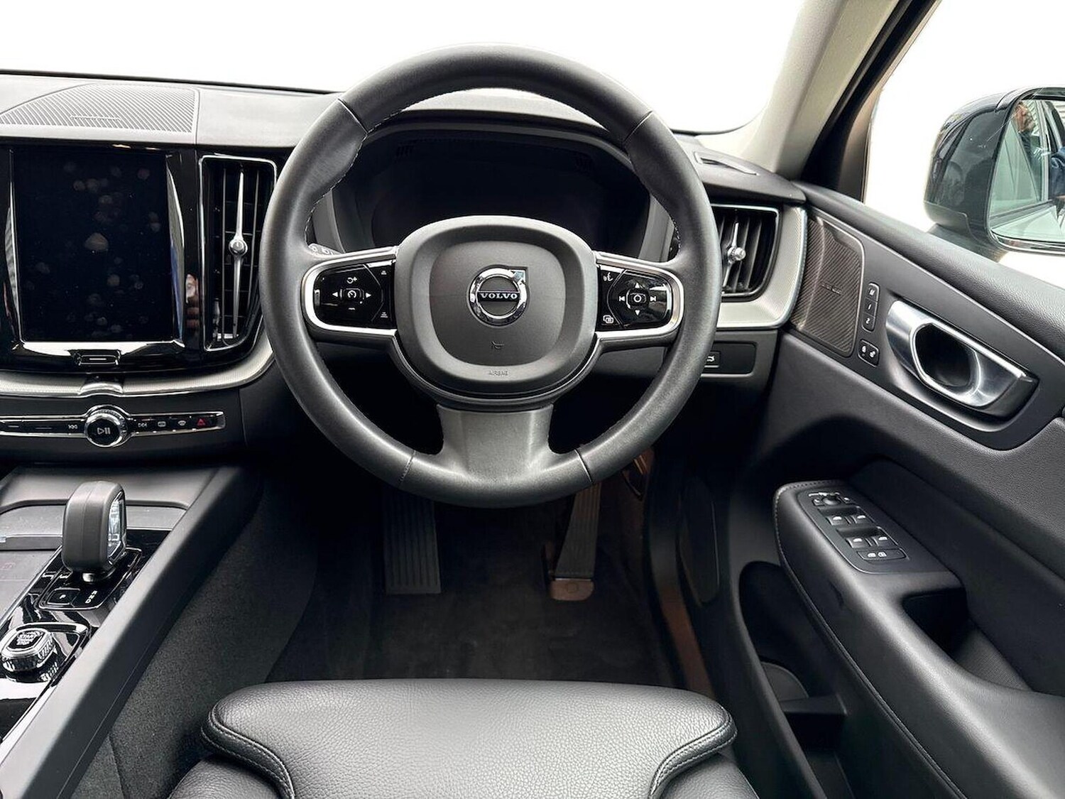 Used Volvo XC60 2023 for sale - 78106352: Photo 11