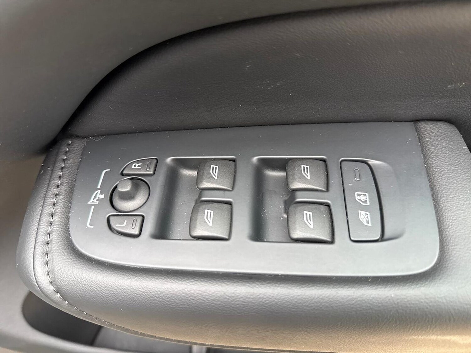 Used Volvo XC60 2023 for sale - 78106352: Photo 23