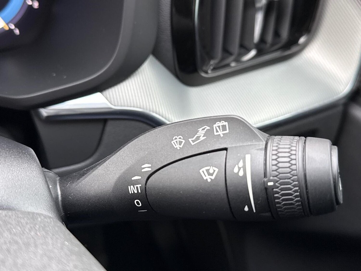 Used Volvo XC60 2023 for sale - 78106352: Photo 30