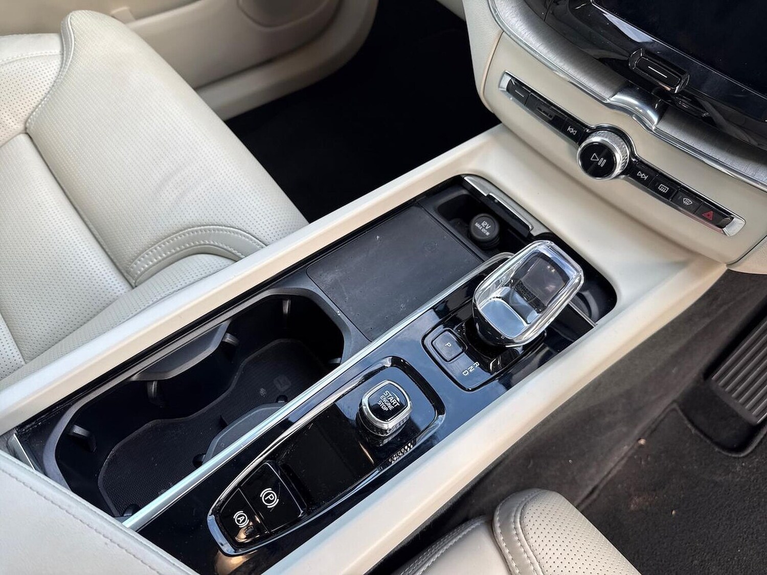 Used Volvo XC60 2023 for sale - 78192657: Photo 15