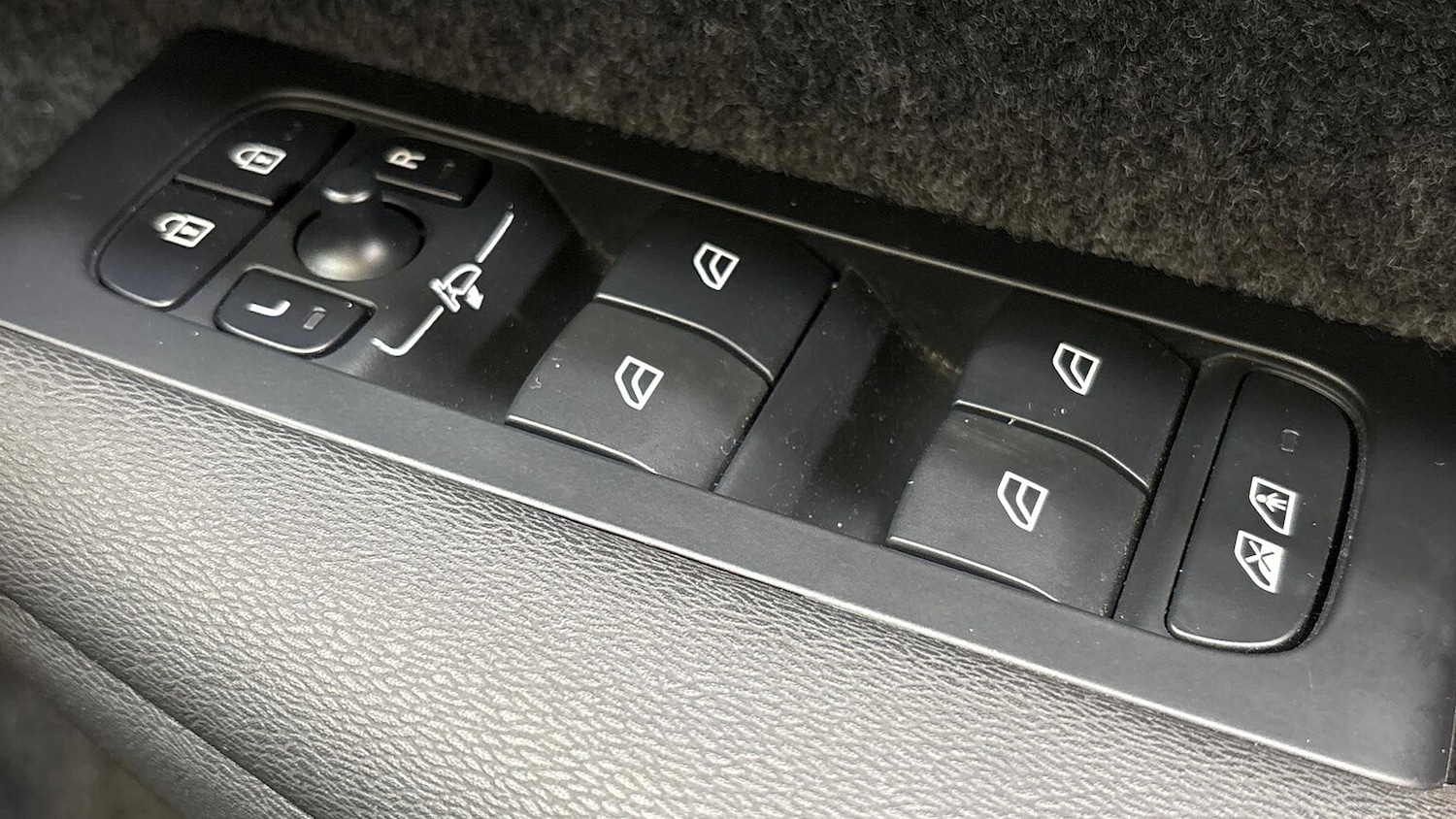 Used Volvo XC40 2022 for sale - 76566545: Photo 30