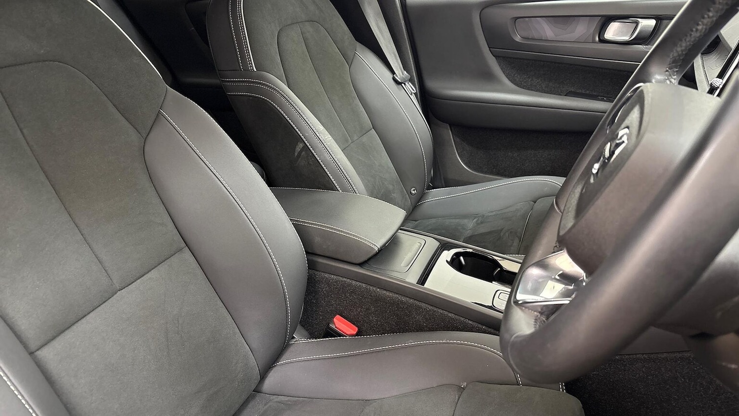 Used Volvo XC40 2022 for sale - 76566545: Photo 34