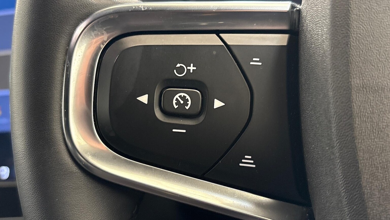 Used Volvo XC40 2022 for sale - 76566545: Photo 36