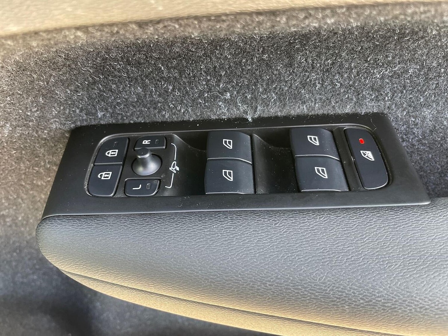 Used Volvo XC40 2021 for sale - 78192637: Photo 23