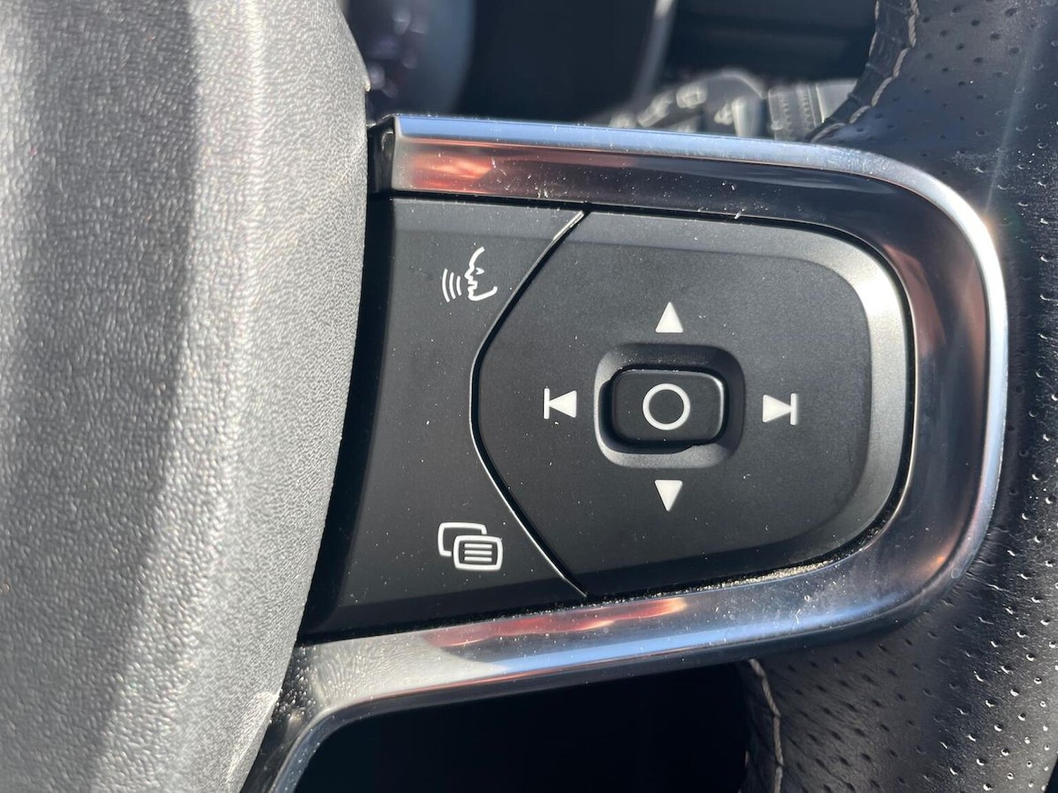 Used Volvo XC40 2021 for sale - 78192637: Photo 28