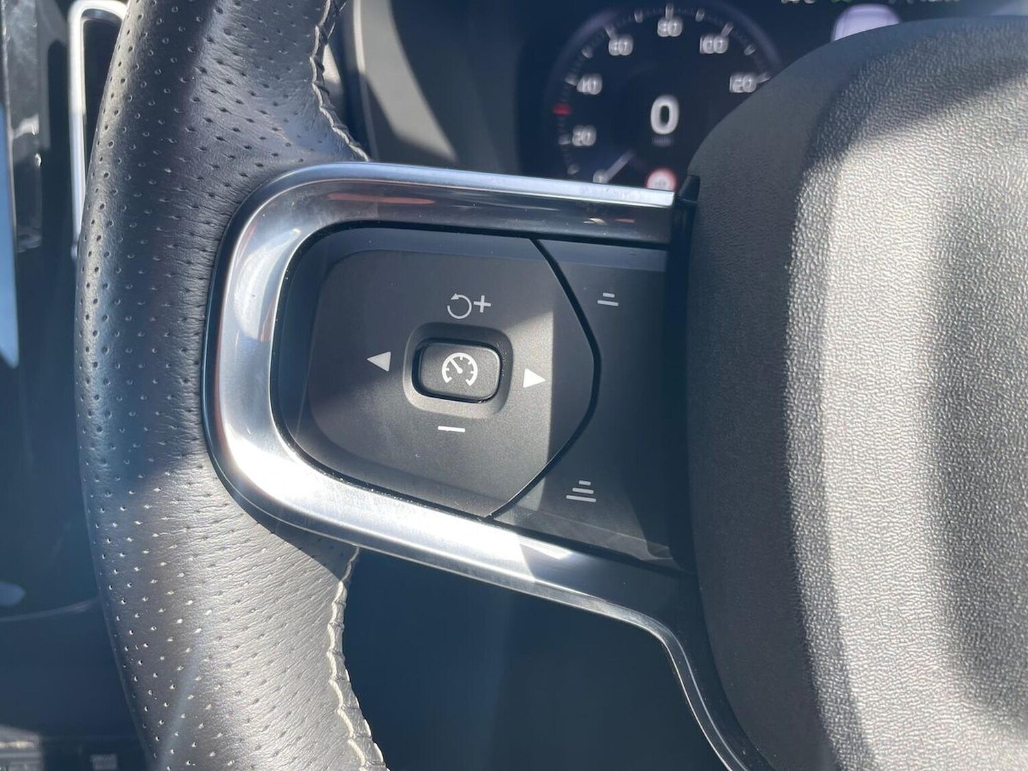 Used Volvo XC40 2021 for sale - 78192637: Photo 29