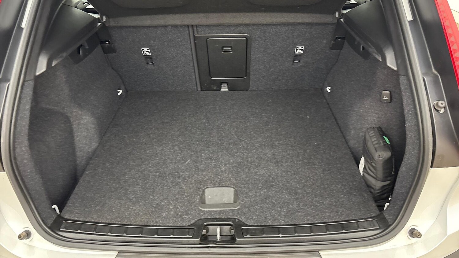 Used Volvo XC40 2022 for sale - 76219230: Photo 15