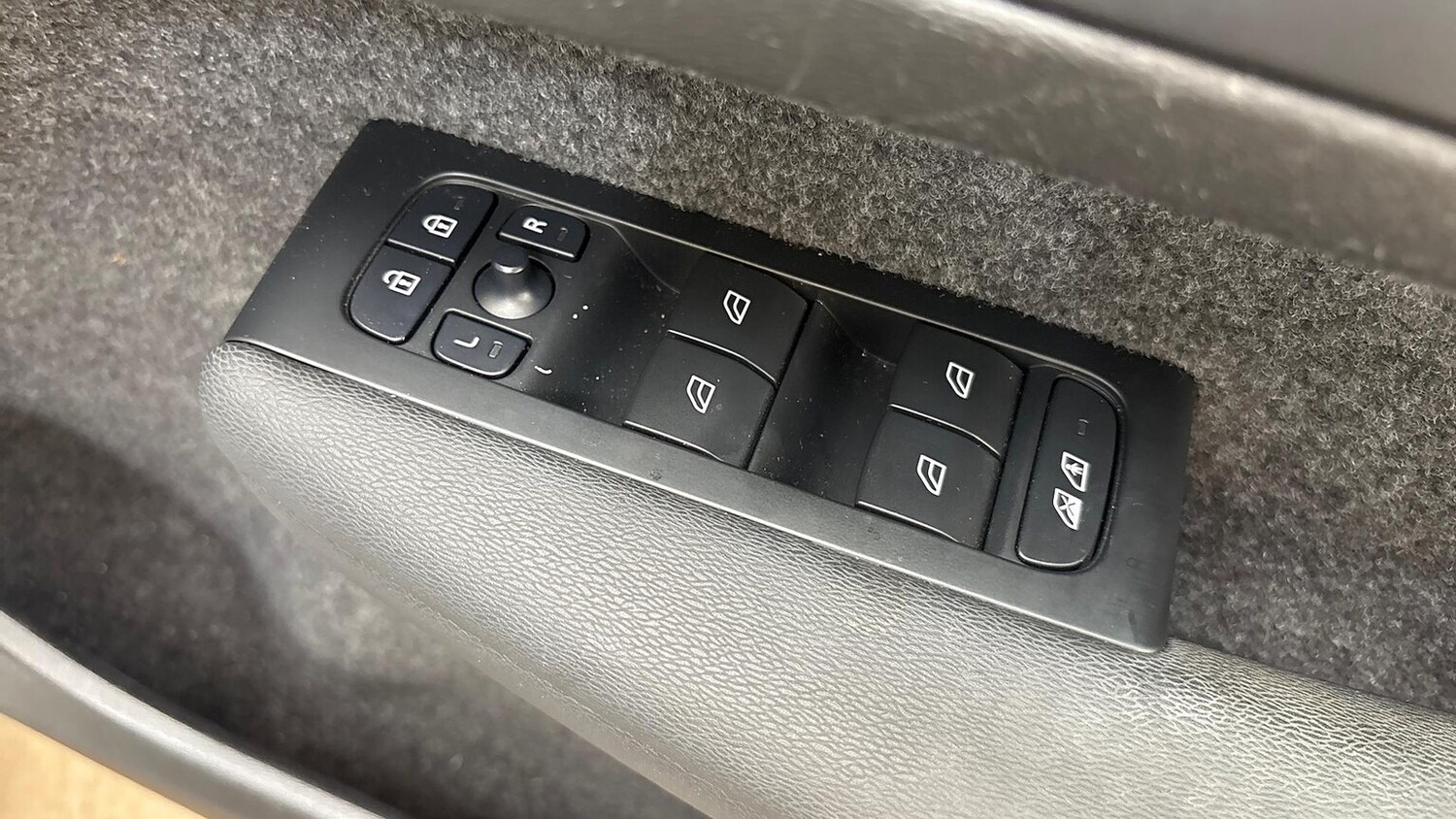 Used Volvo XC40 2022 for sale - 76219230: Photo 26