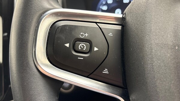 Used Volvo XC40 2022 for sale - 76219230: Photo 32