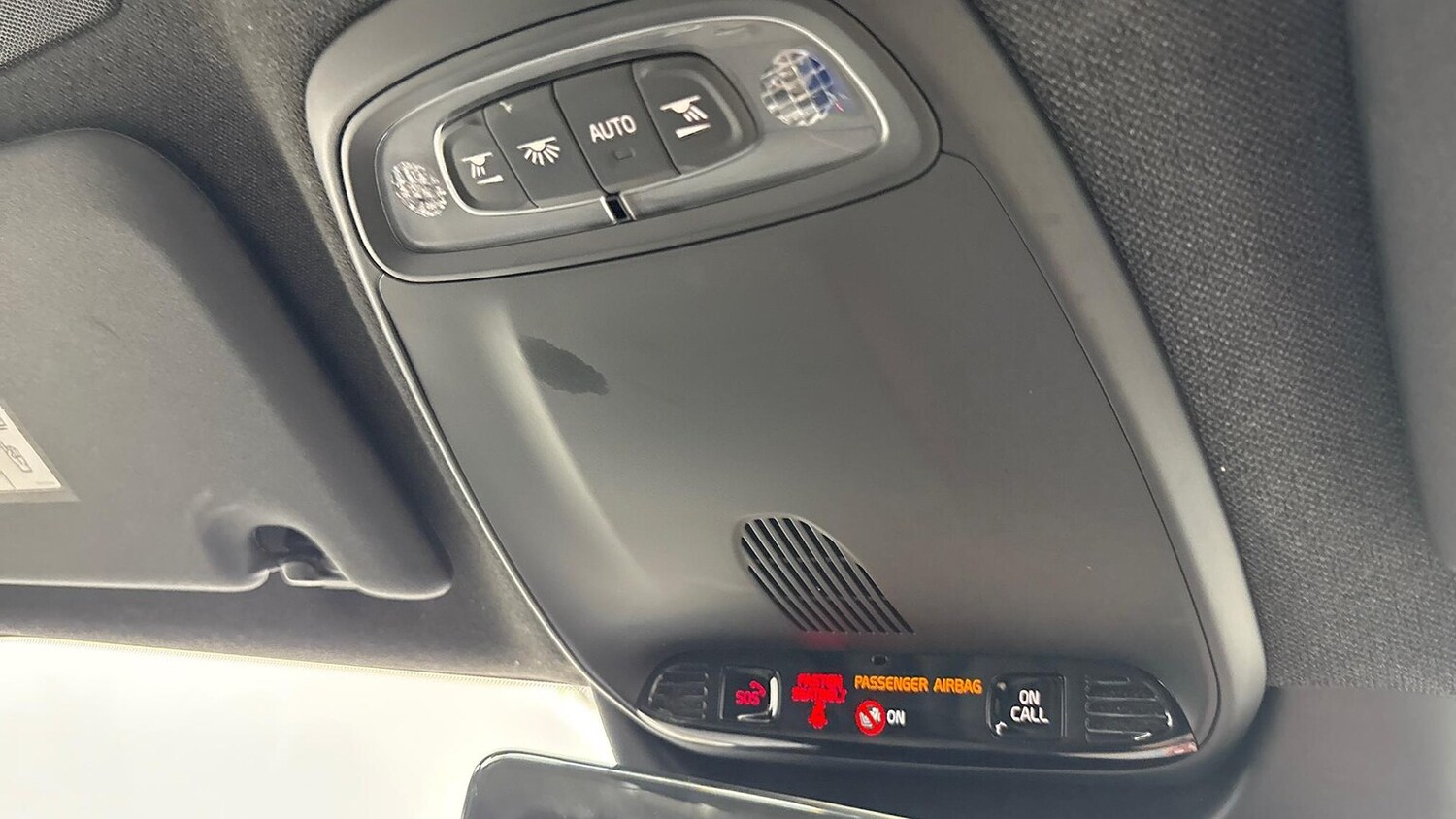 Used Volvo XC40 2022 for sale - 76219230: Photo 34