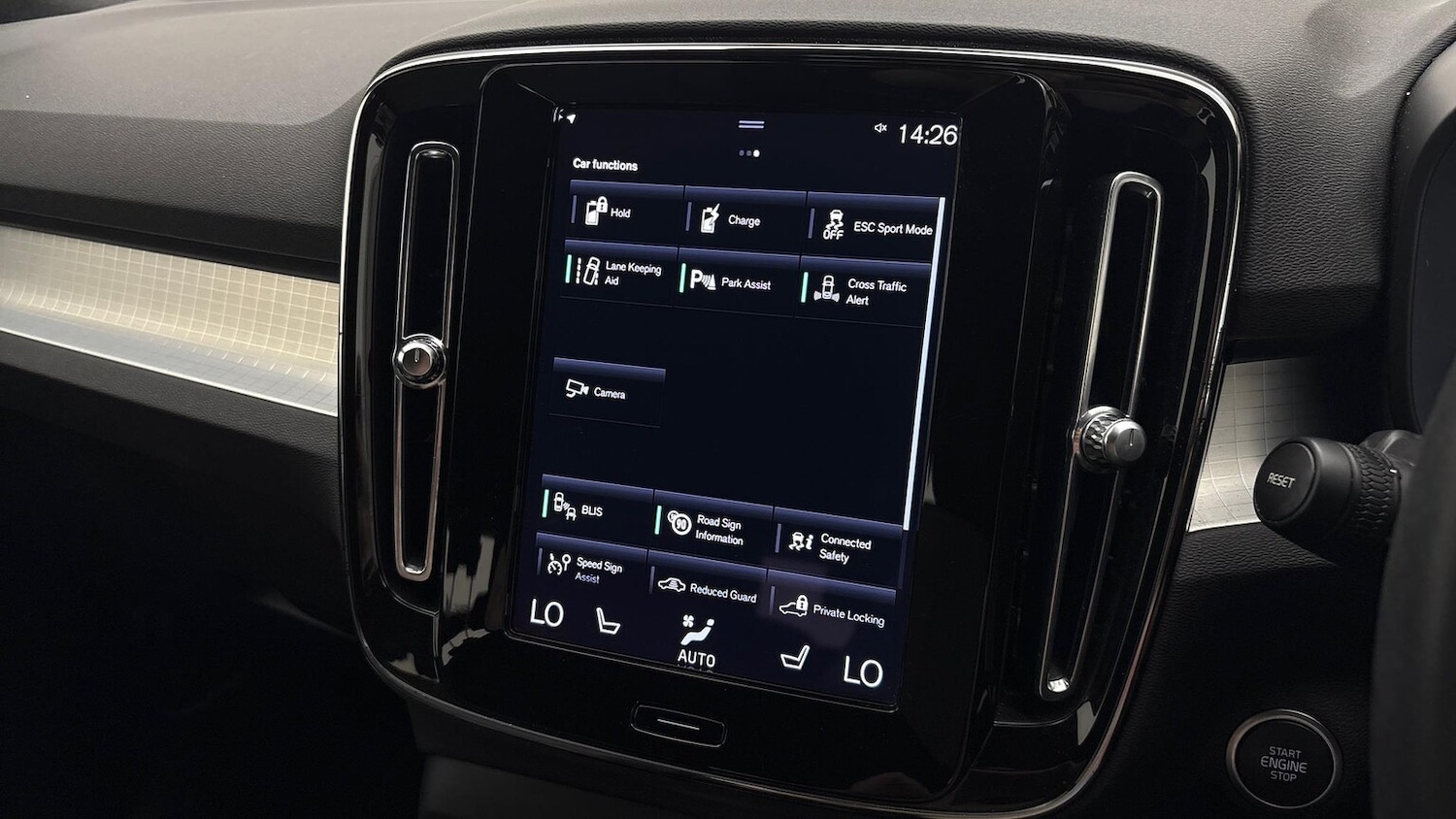 Used Volvo XC40 2022 for sale - 76219230: Photo 43