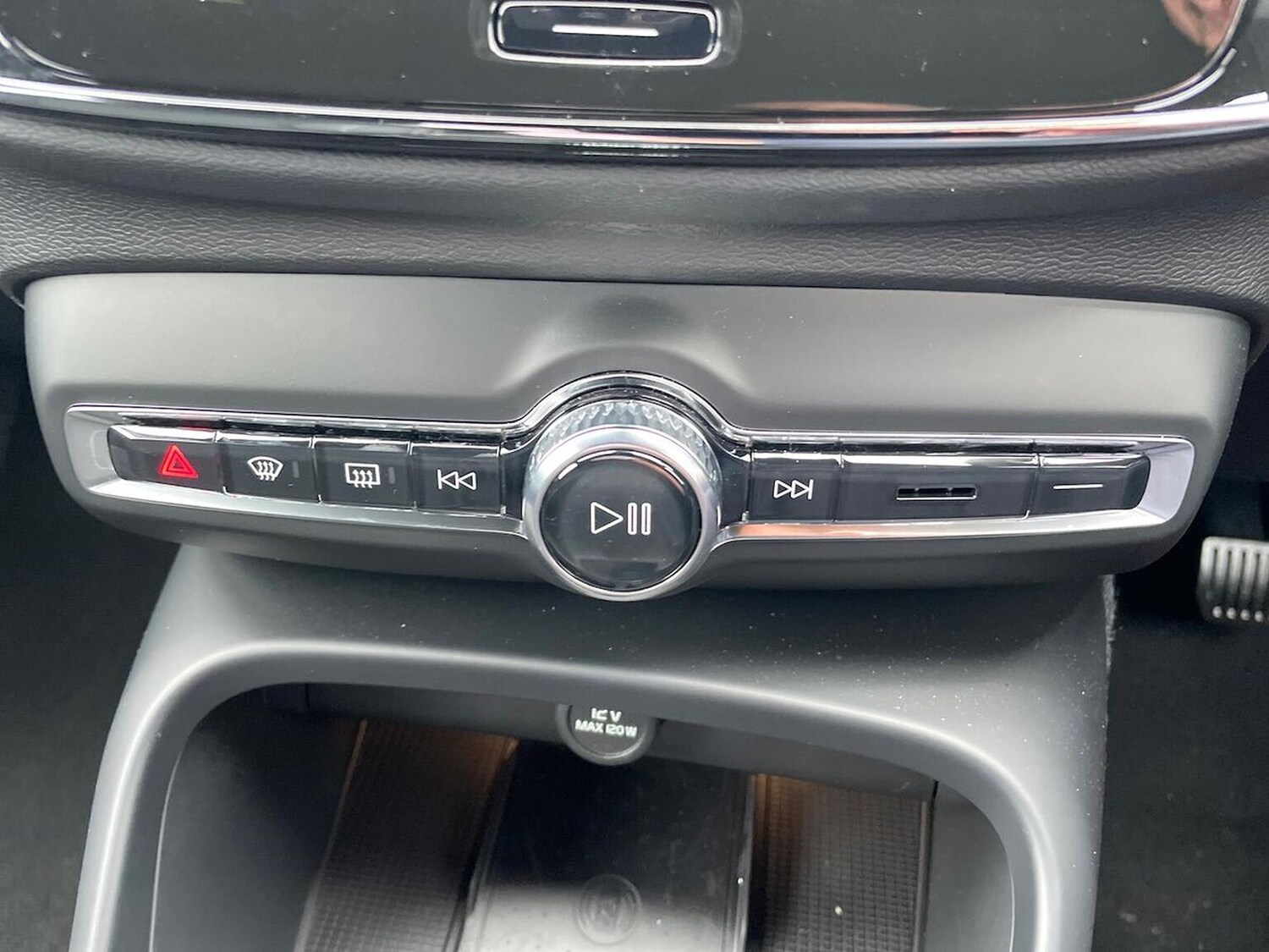 Used Volvo XC40 2025 for sale - 76264394: Photo 12