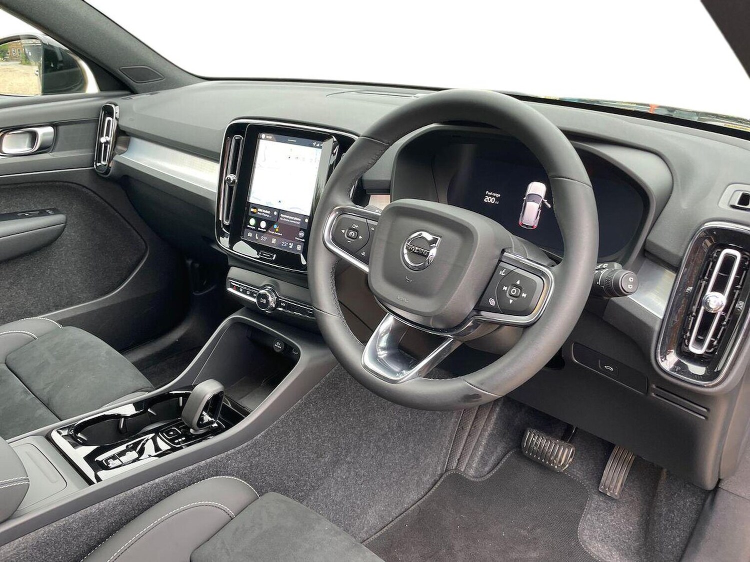 Used Volvo XC40 2025 for sale - 76264394: Photo 15