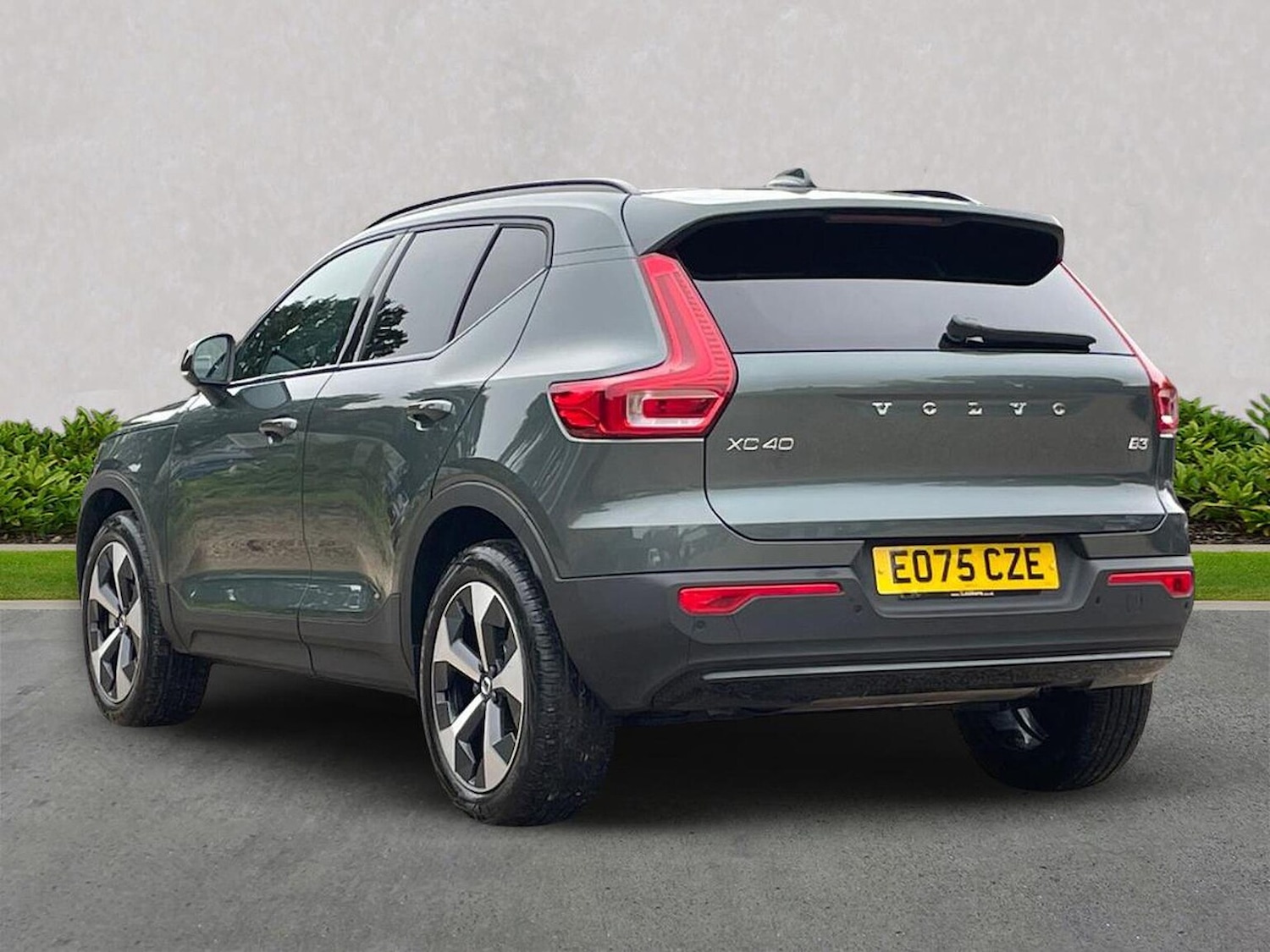 Used Volvo XC40 2025 for sale - 76264394: Photo 2