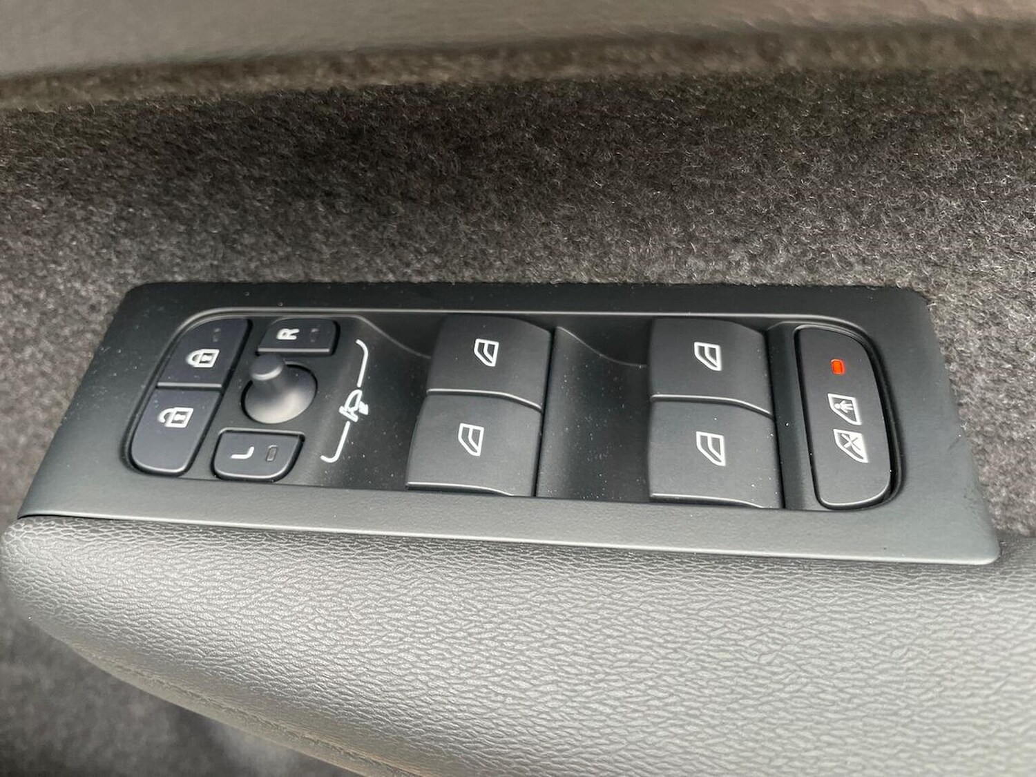 Used Volvo XC40 2025 for sale - 76264394: Photo 21