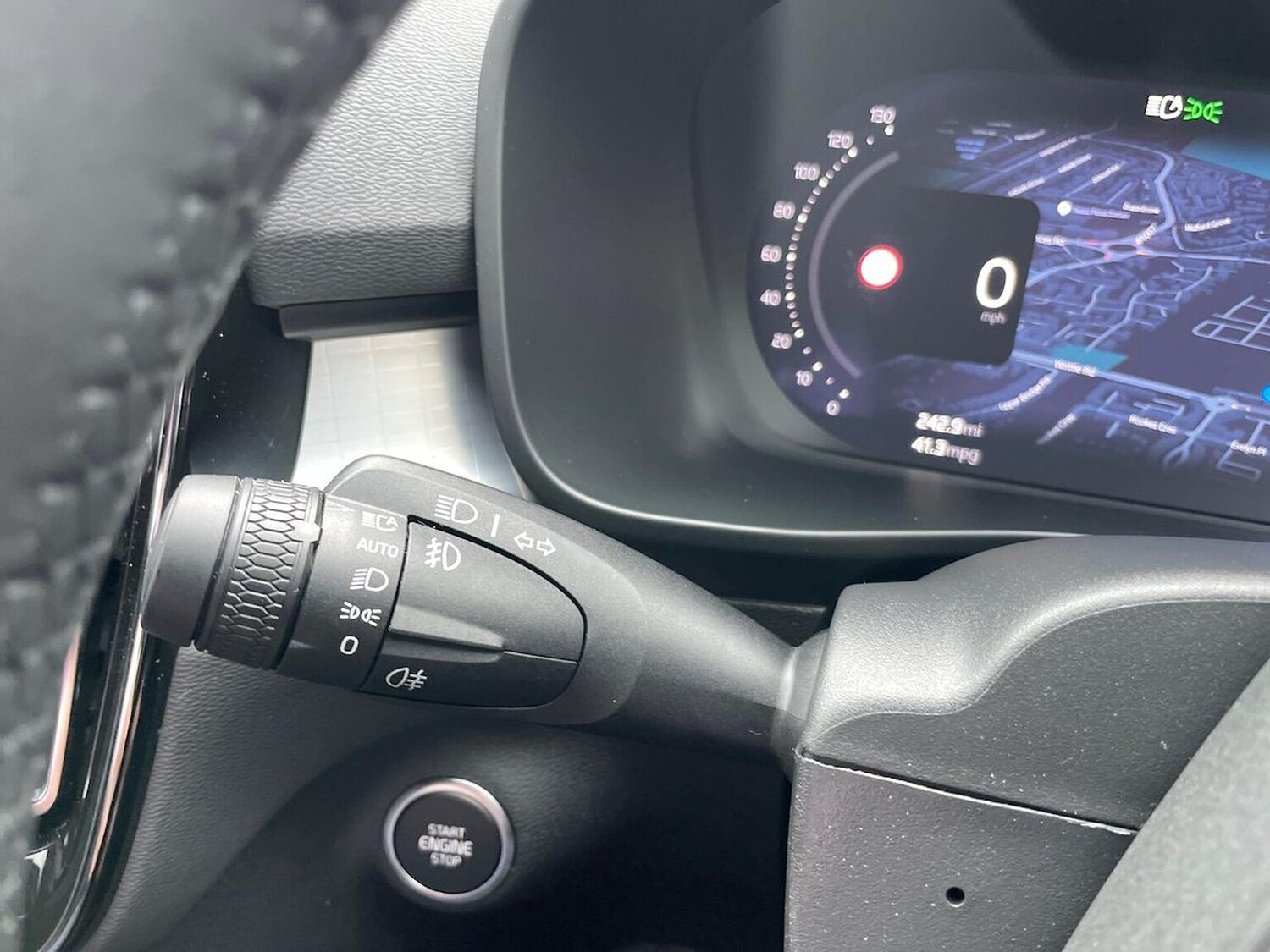 Used Volvo XC40 2025 for sale - 76264394: Photo 27