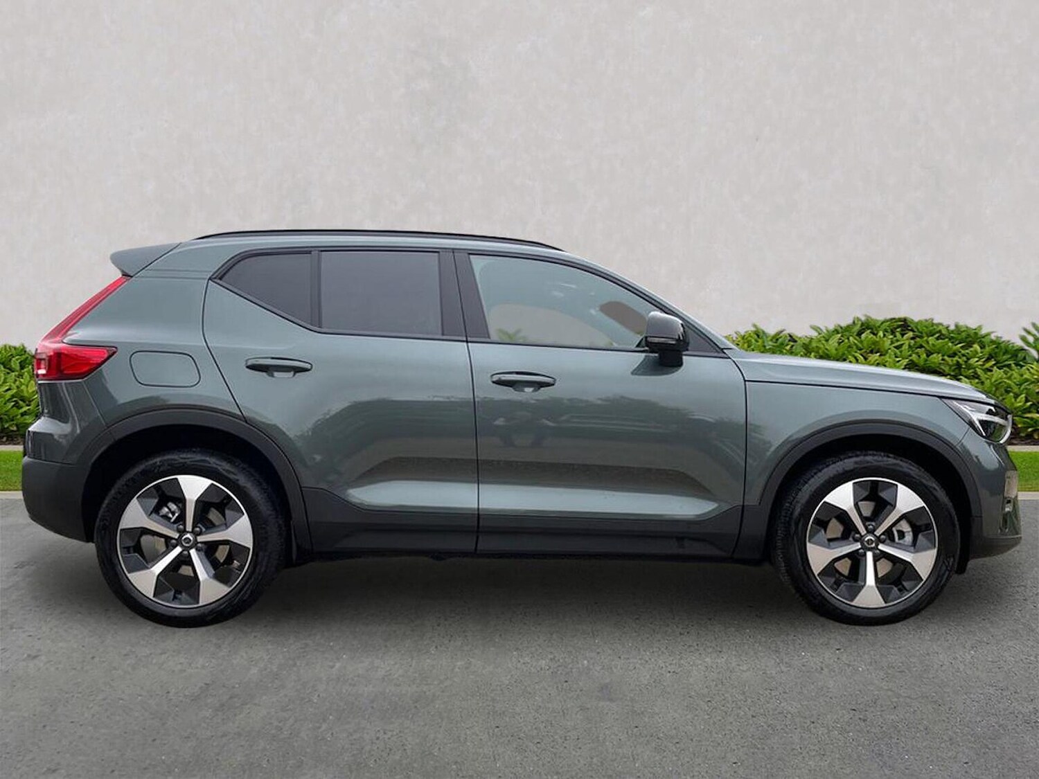 Used Volvo XC40 2025 for sale - 76264394: Photo 3
