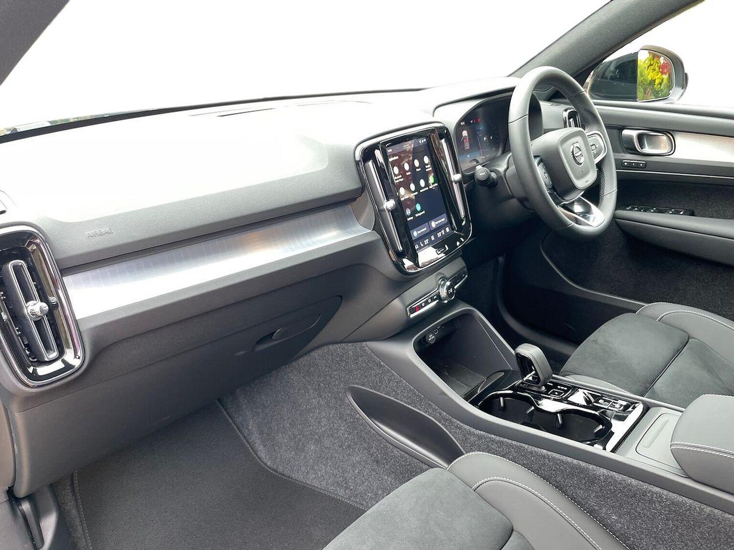 Used Volvo XC40 2025 for sale - 76264394: Photo 7