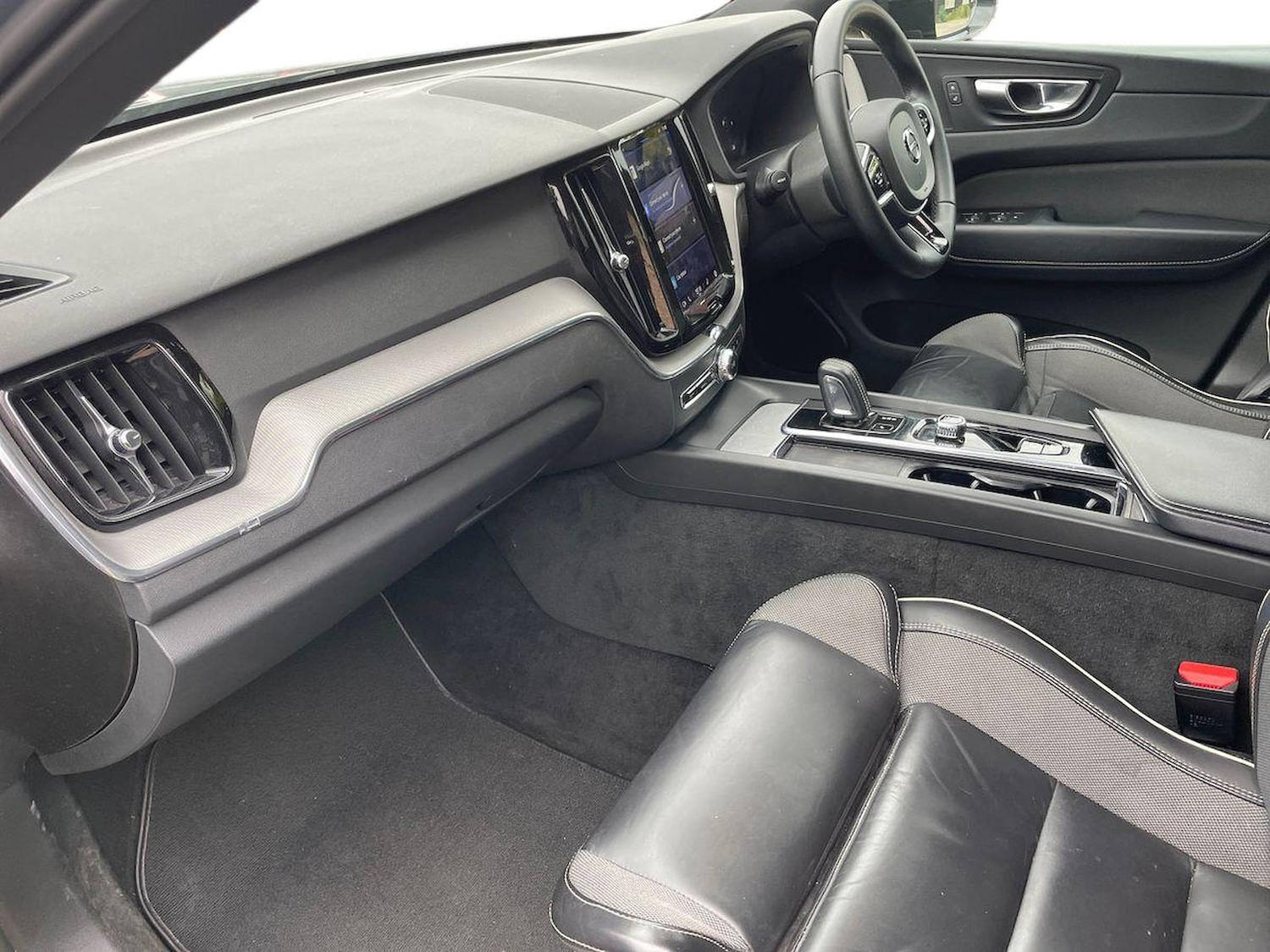 Used Volvo XC60 2022 for sale - 76605552: Photo 7