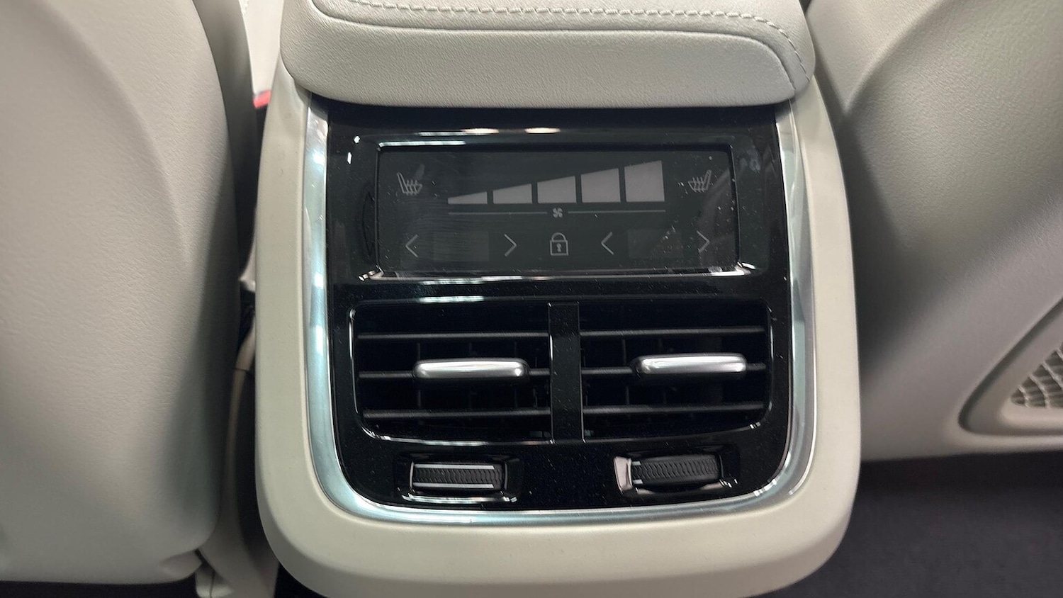 Used Volvo XC60 2025 for sale - 76471088: Photo 17