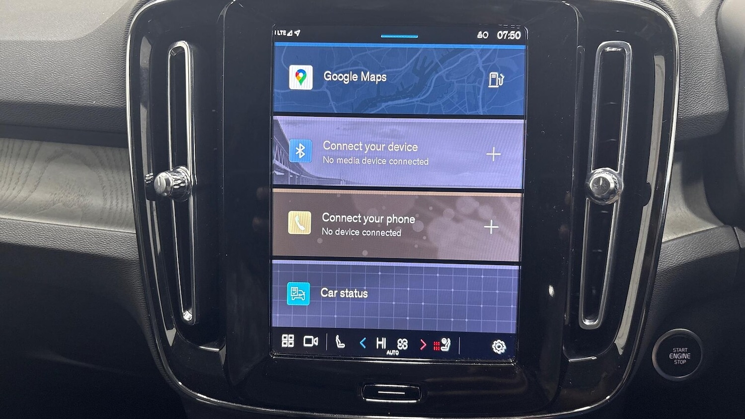 Used Volvo XC40 2025 for sale - 77487368: Photo 11