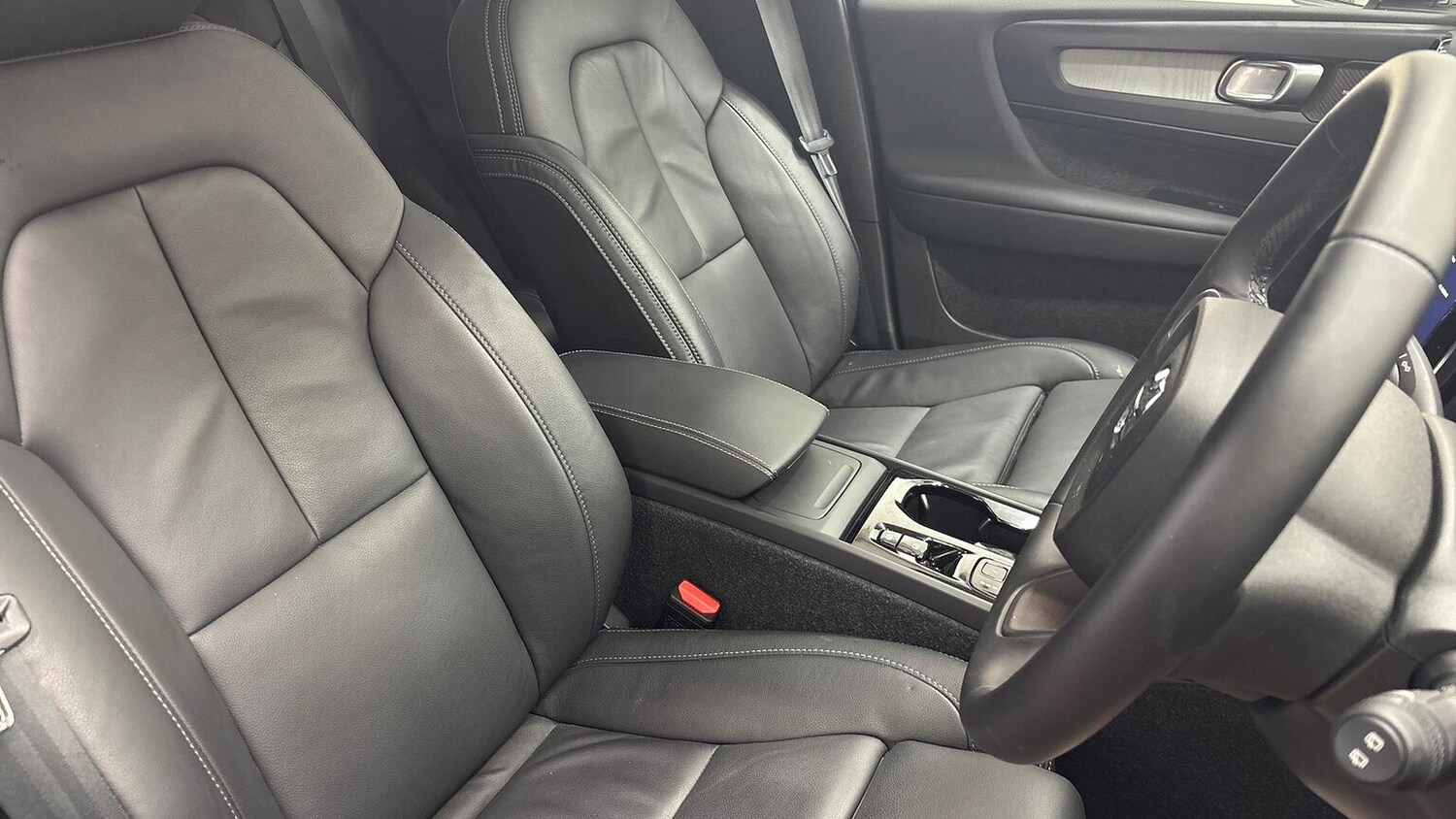 Used Volvo XC40 2025 for sale - 77487368: Photo 28