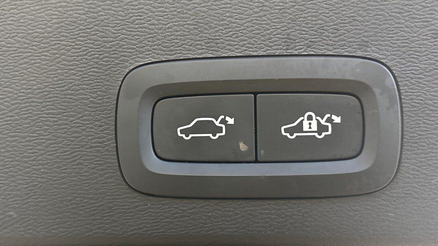 Used Volvo XC40 2025 for sale - 77487368: Photo 29