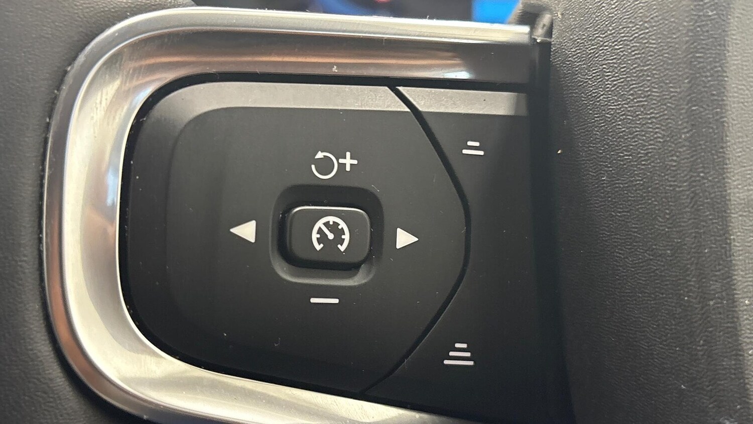 Used Volvo XC40 2025 for sale - 77487368: Photo 31