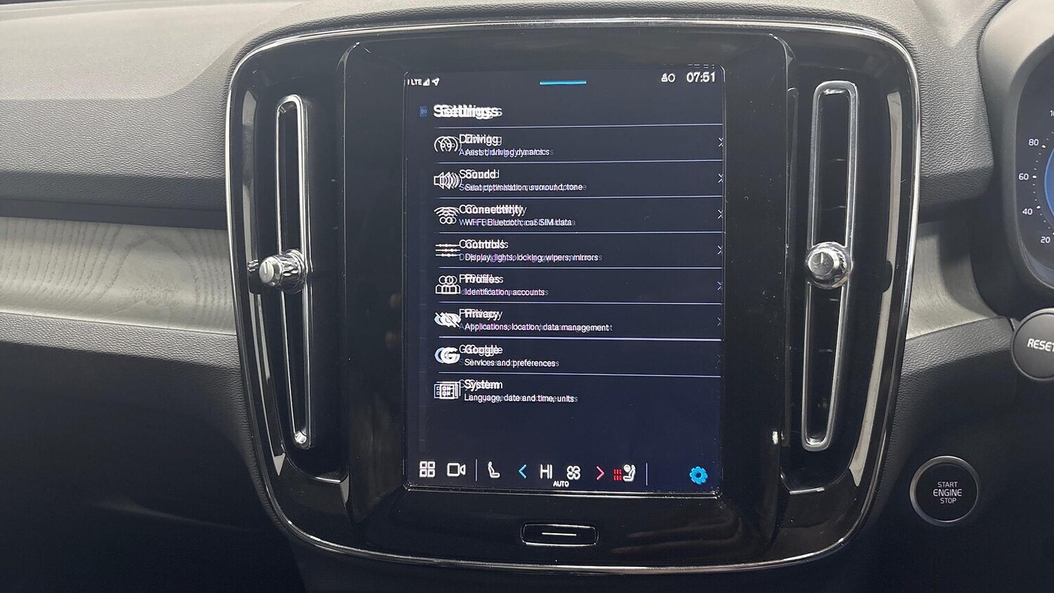 Used Volvo XC40 2025 for sale - 77487368: Photo 34