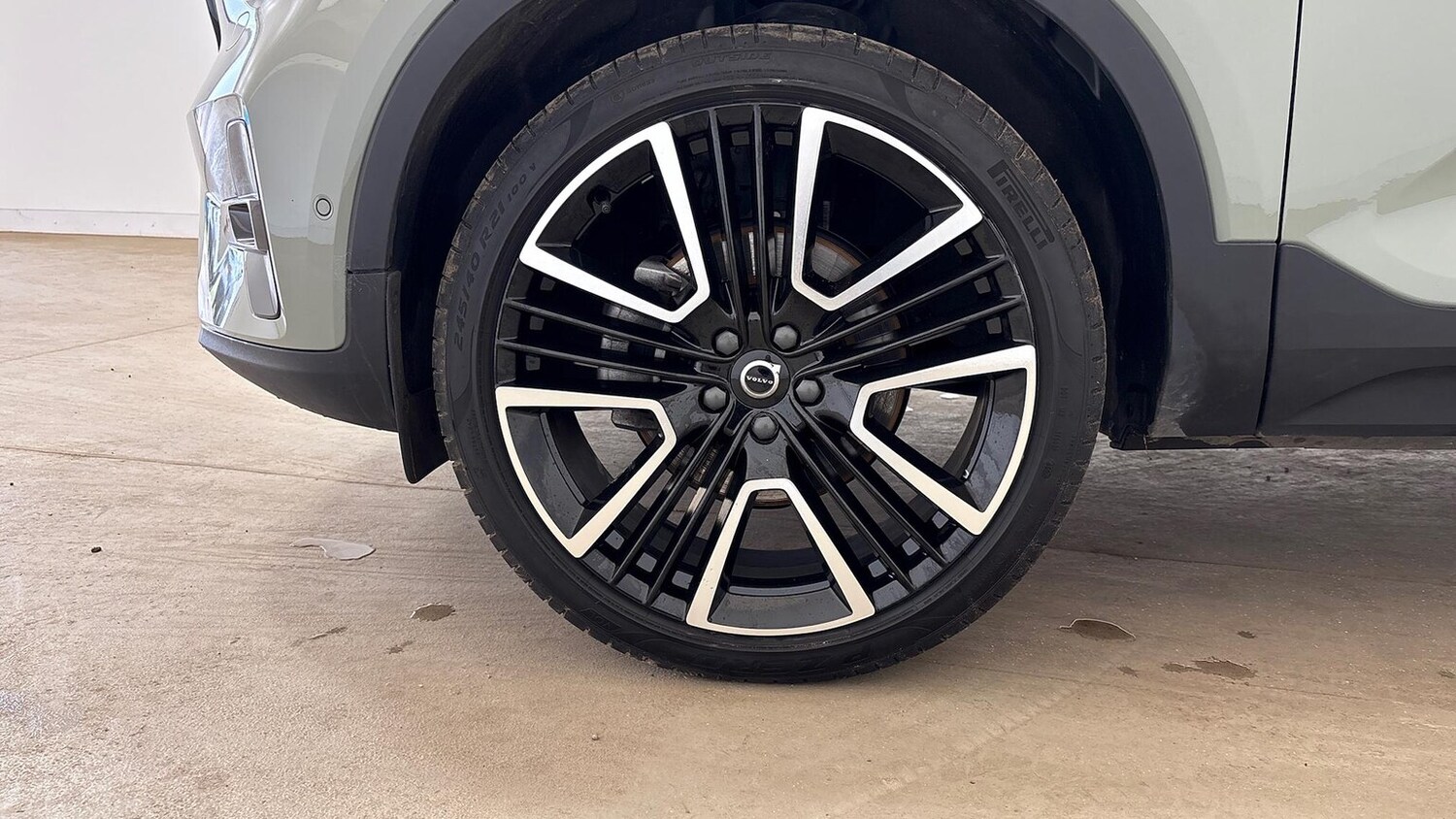 Used Volvo XC40 2025 for sale - 76565471: Photo 16